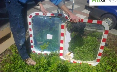 Oprava poškodeného dopravného značenia