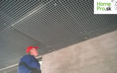 Výmena žiaroviek a čistenie líšt v podhľadoch