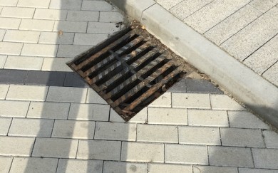 Čistenie dažďových kanalizačných vpustí